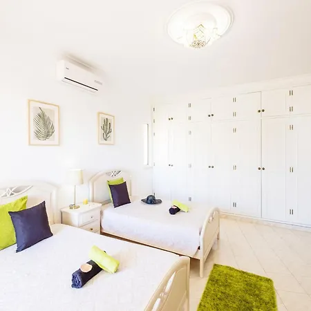 Villa Holiday Home In Gale Near Golden Beaches *