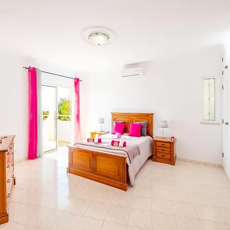 Holiday Home In Gale Near Golden Beaches