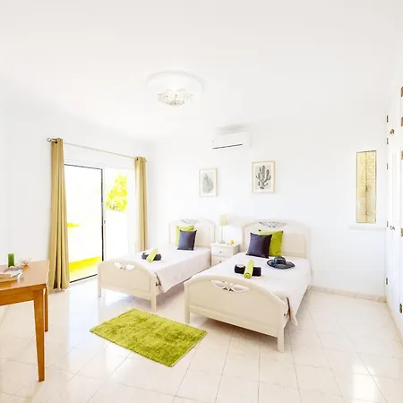 Holiday Home In Gale Near Golden Beaches Villa *