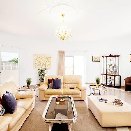 فيلة Holiday Home In Gale Near Golden Beaches